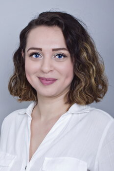   Zdenka Bari  